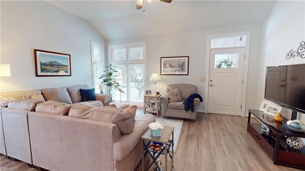 713 Old Barn Circle