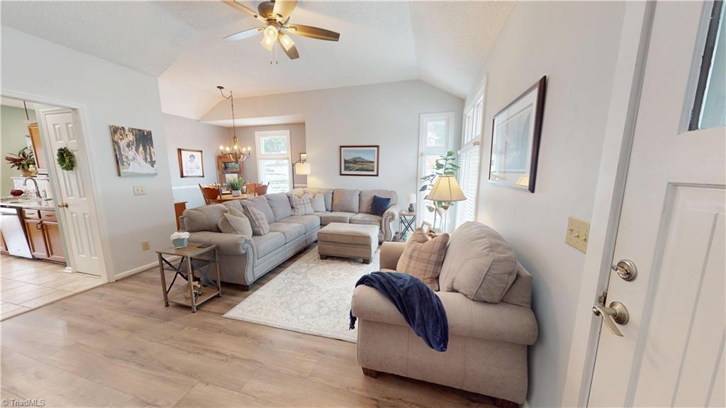 713 Old Barn Circle