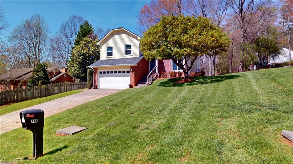 713 Old Barn Circle