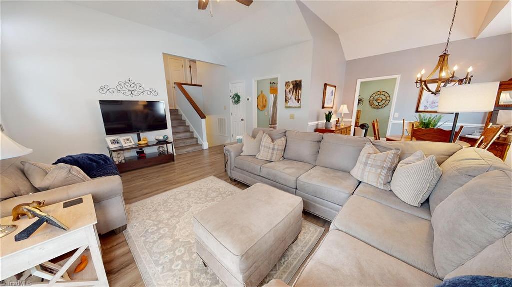 713 Old Barn Circle