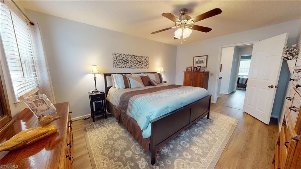 713 Old Barn Circle