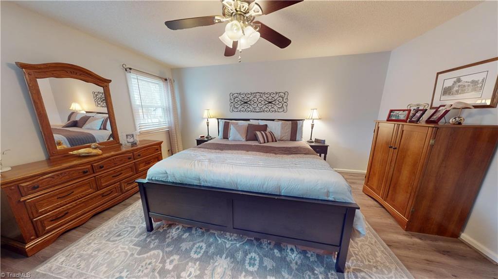 713 Old Barn Circle