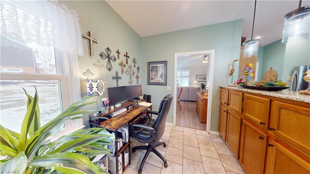 713 Old Barn Circle