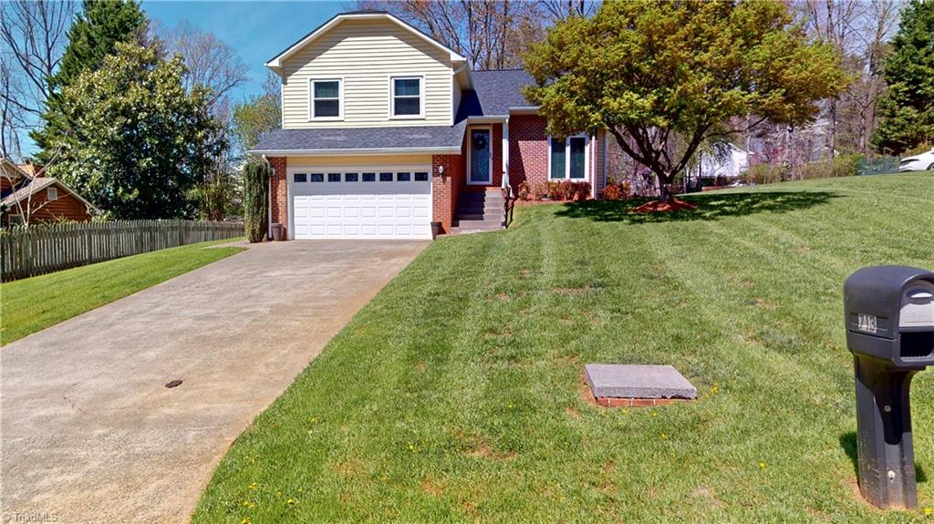 713 Old Barn Circle
