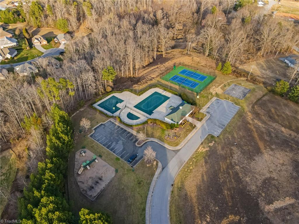 114 Old Heritage Drive, Winston-Salem