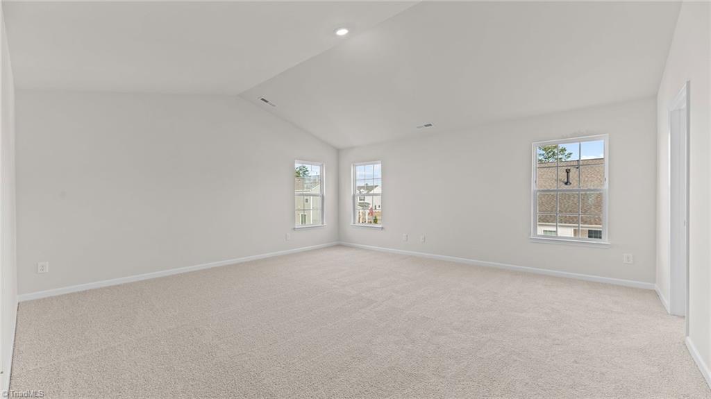102 Lauder Trace