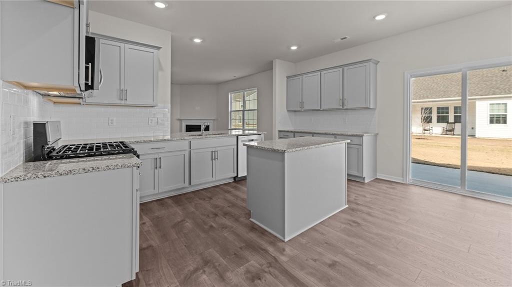 102 Lauder Trace