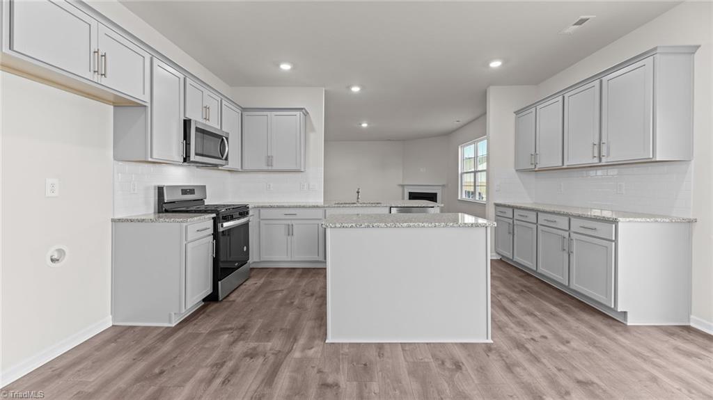 102 Lauder Trace