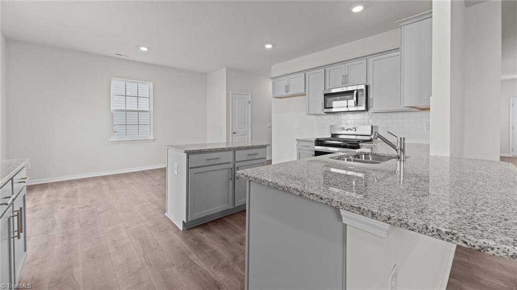 102 Lauder Trace
