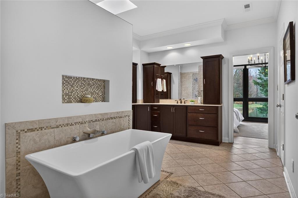 3171 Milhaven Lake Drive, Winston-Salem