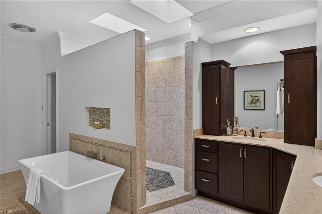 3171 Milhaven Lake Drive, Winston-Salem