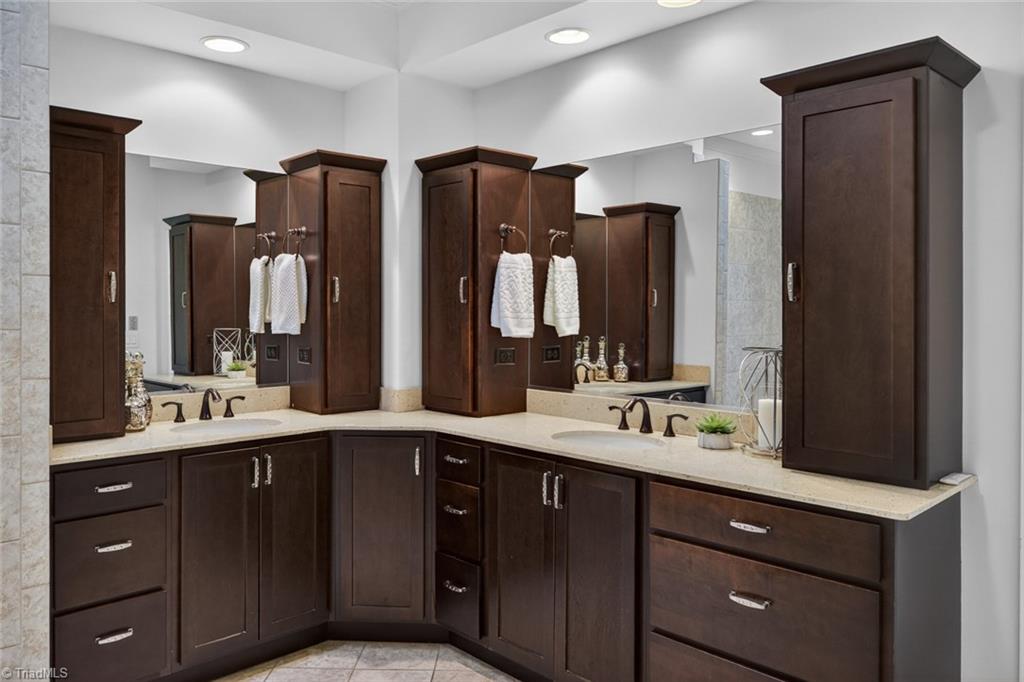 3171 Milhaven Lake Drive, Winston-Salem