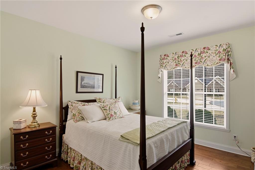 6279 Queens Gate Court