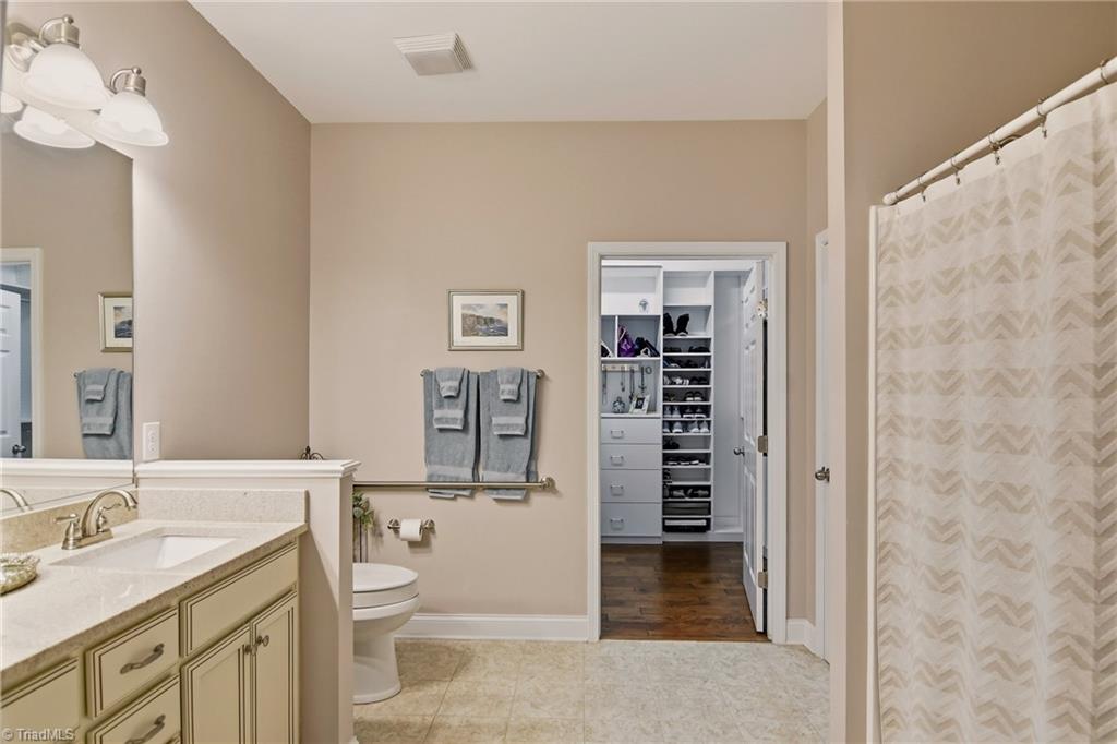 6279 Queens Gate Court