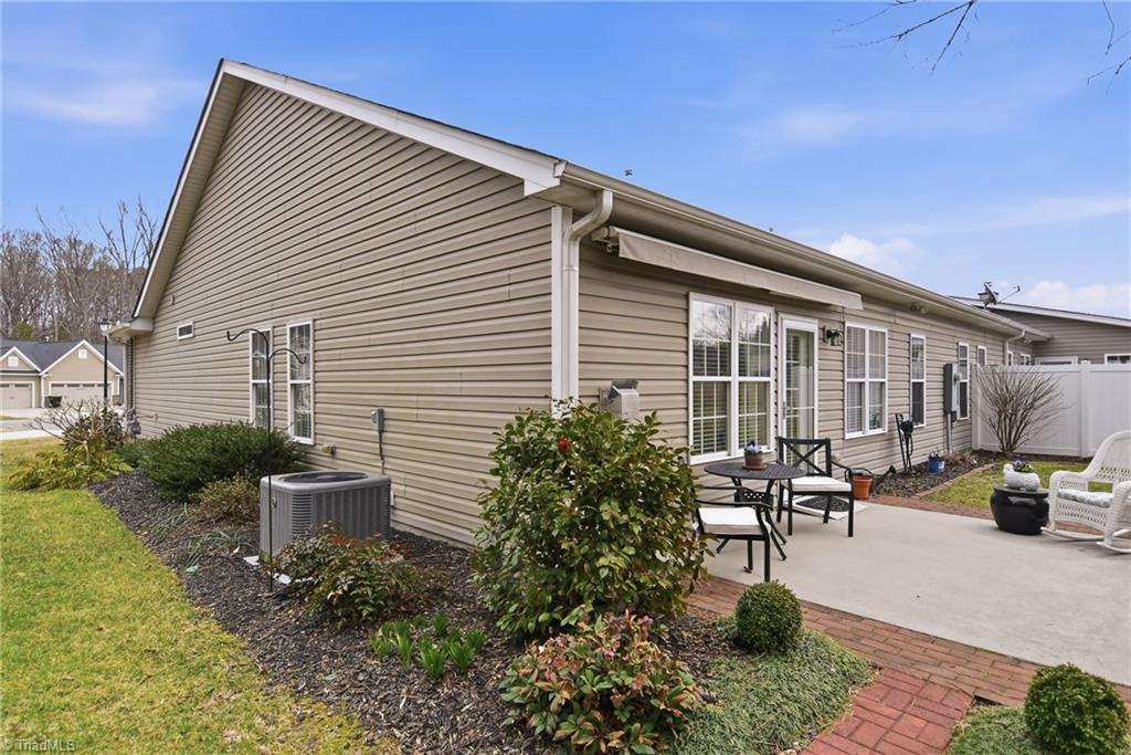 6279 Queens Gate Court