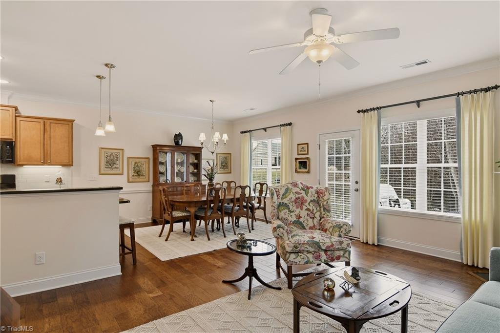 6279 Queens Gate Court