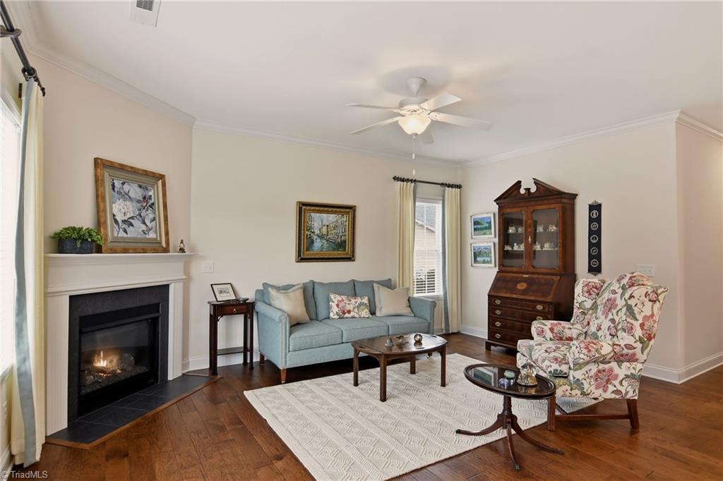 6279 Queens Gate Court