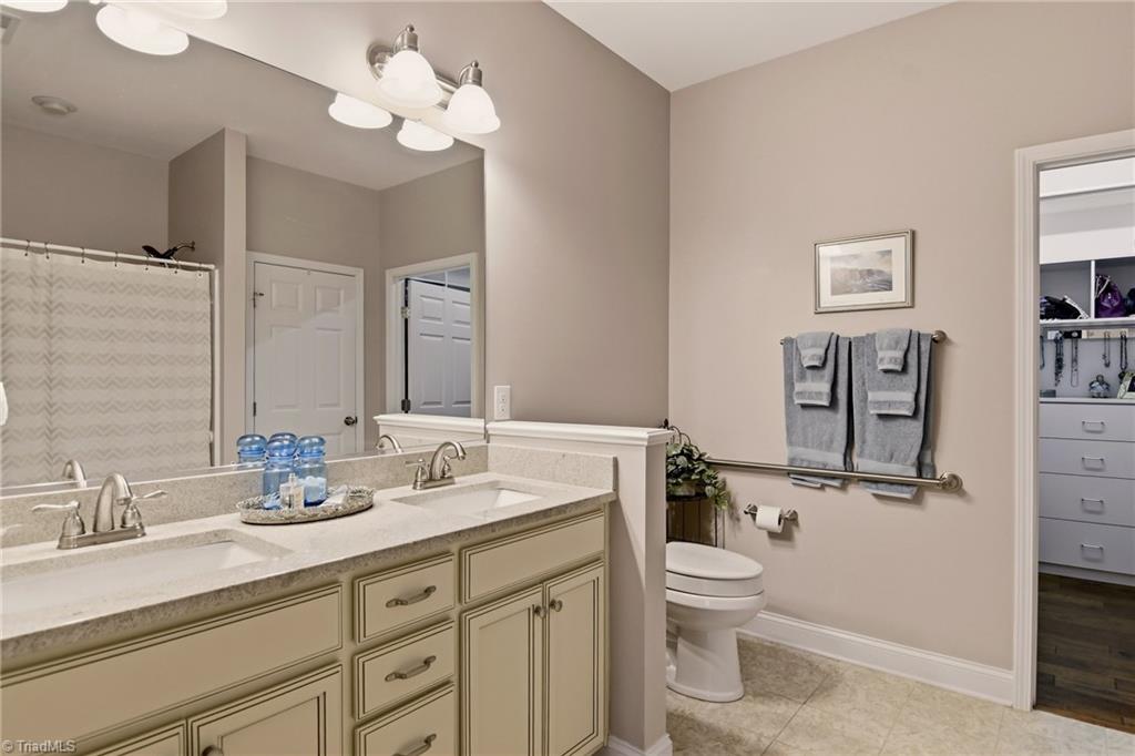 6279 Queens Gate Court