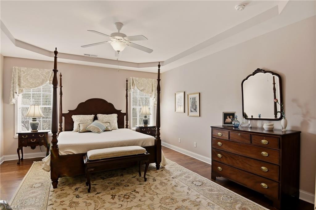 6279 Queens Gate Court