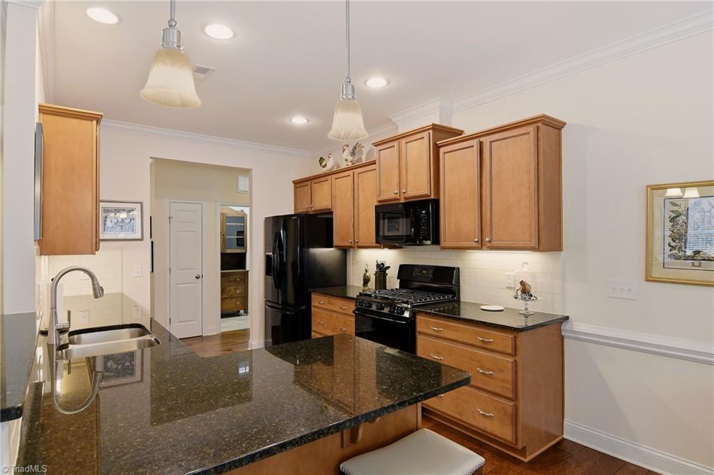 6279 Queens Gate Court