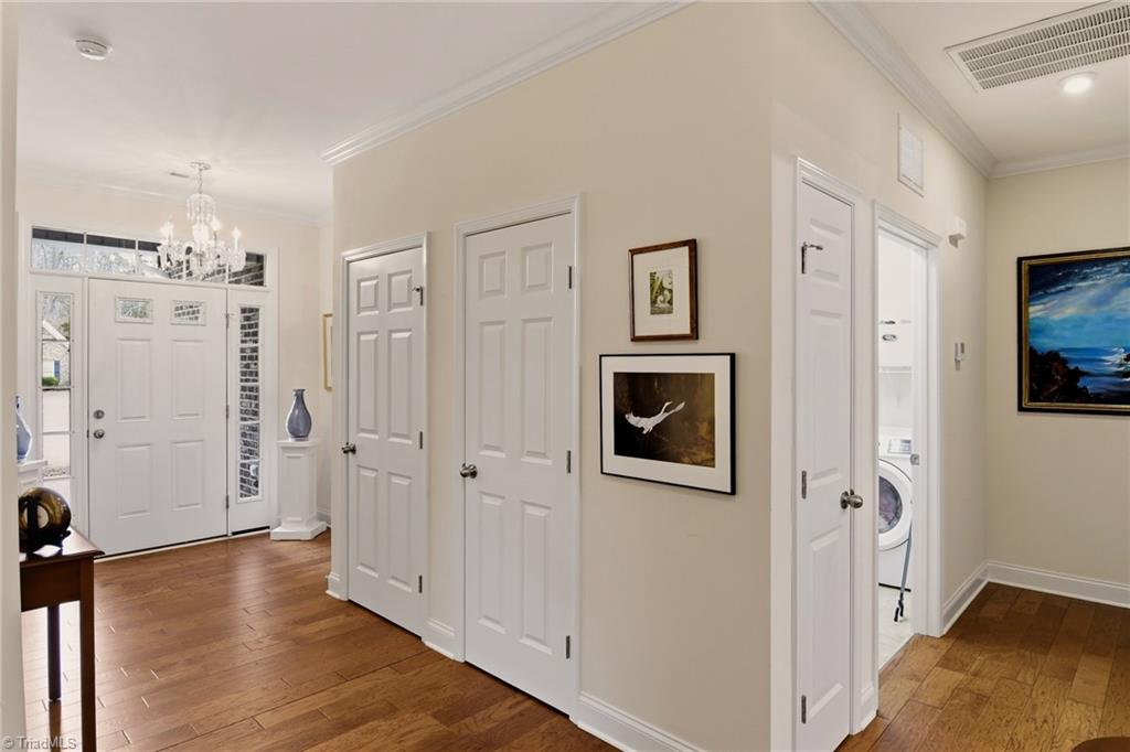 6279 Queens Gate Court