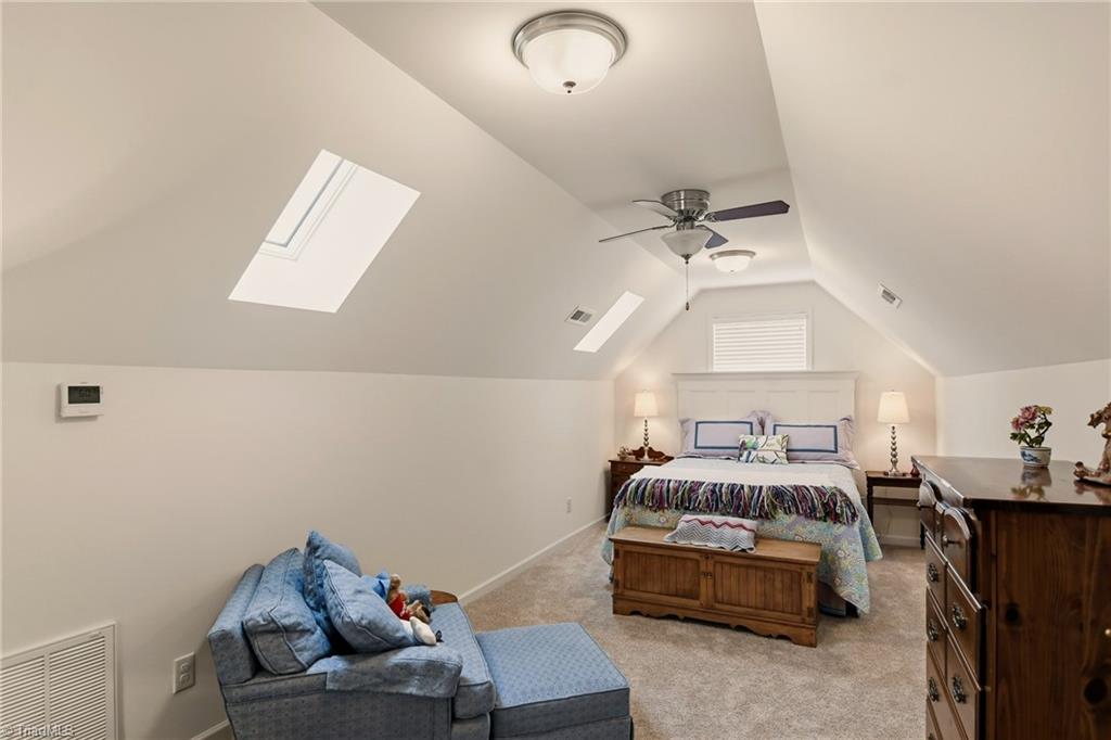 6279 Queens Gate Court