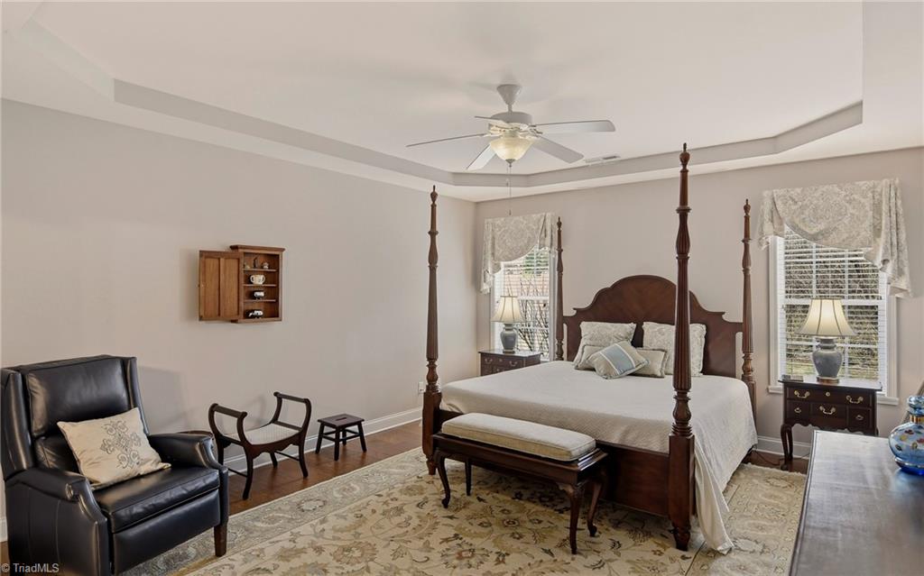 6279 Queens Gate Court