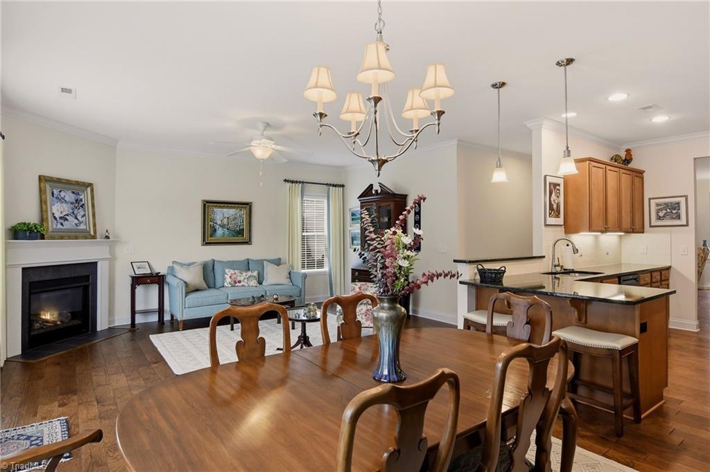 6279 Queens Gate Court