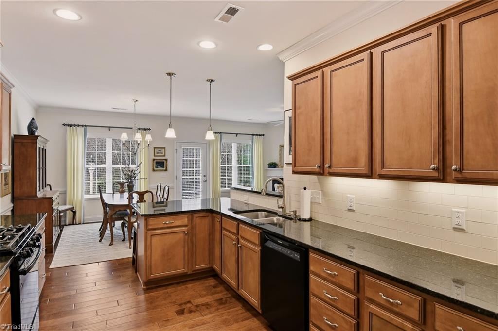 6279 Queens Gate Court