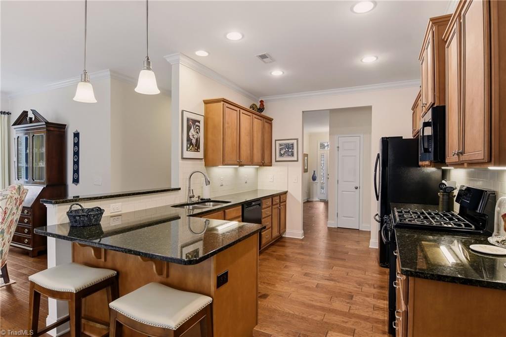 6279 Queens Gate Court