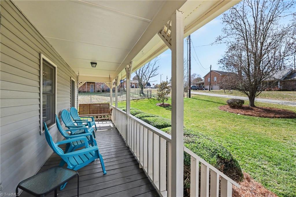 905 Smoke Tree Court