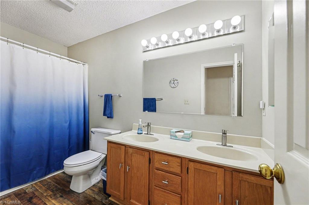 905 Smoke Tree Court