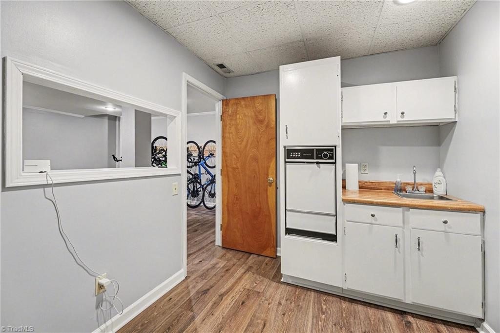 905 Smoke Tree Court