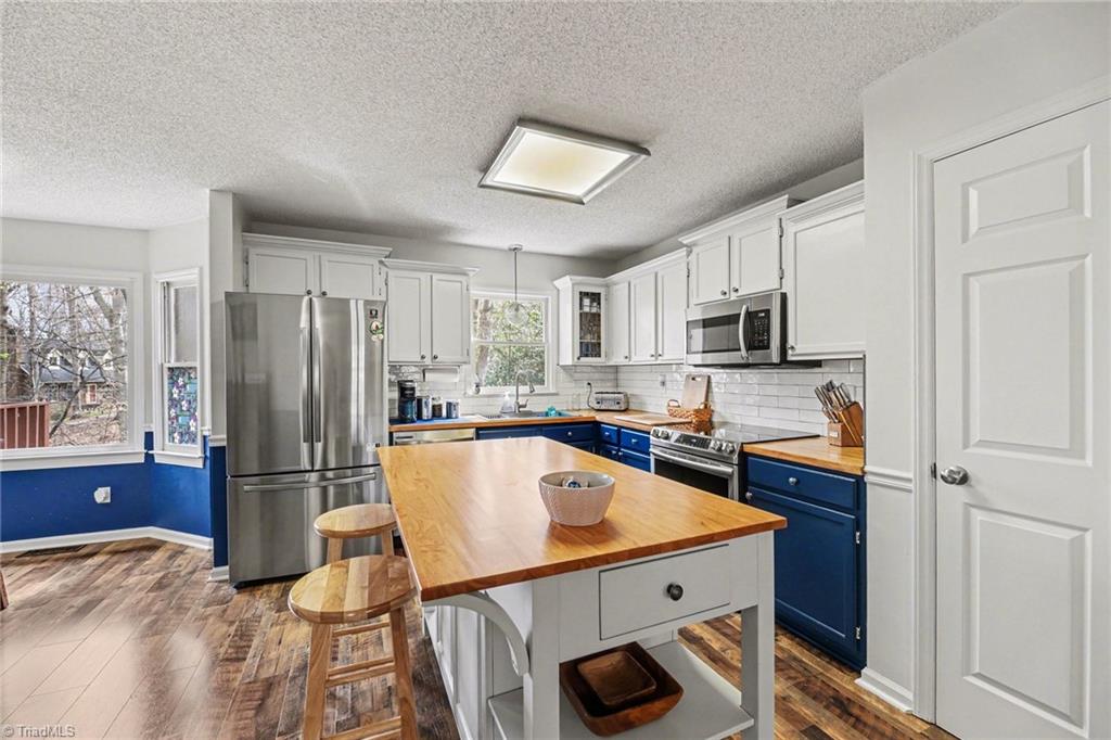 905 Smoke Tree Court