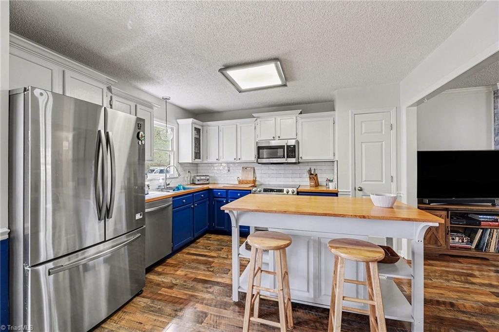 905 Smoke Tree Court