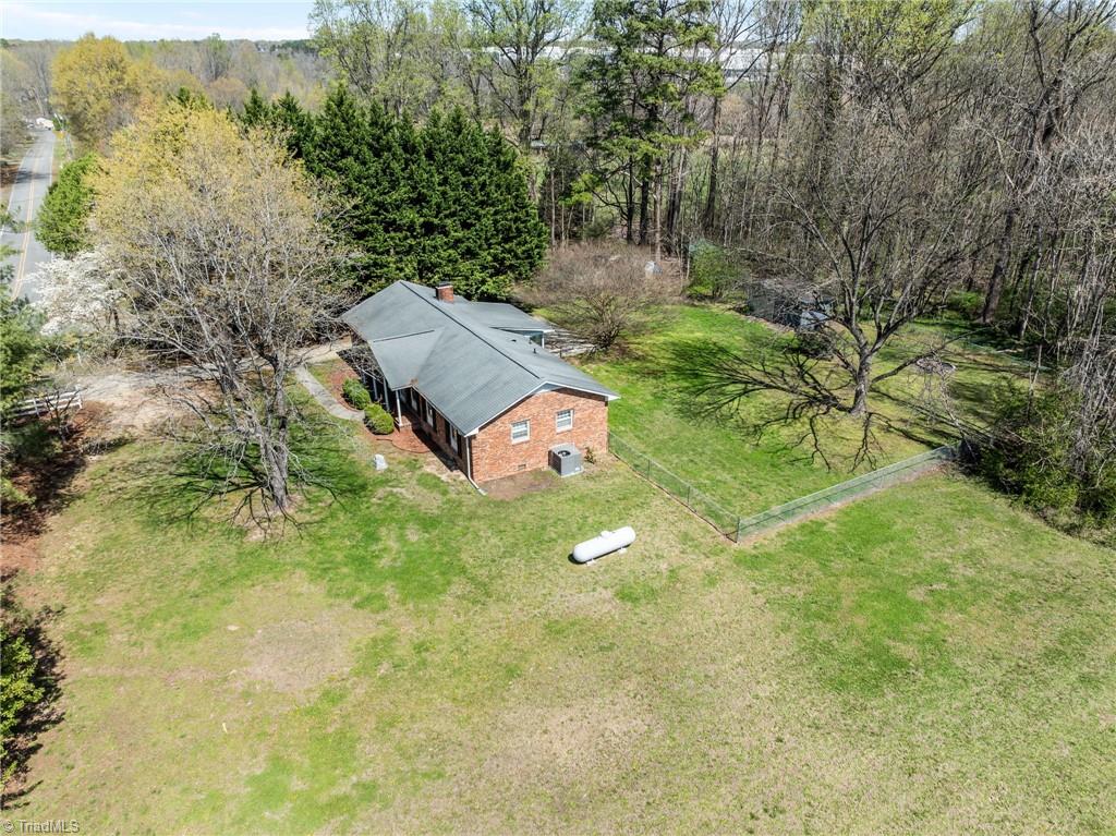 523 & 525 Carlann Valley Road, McLeansville