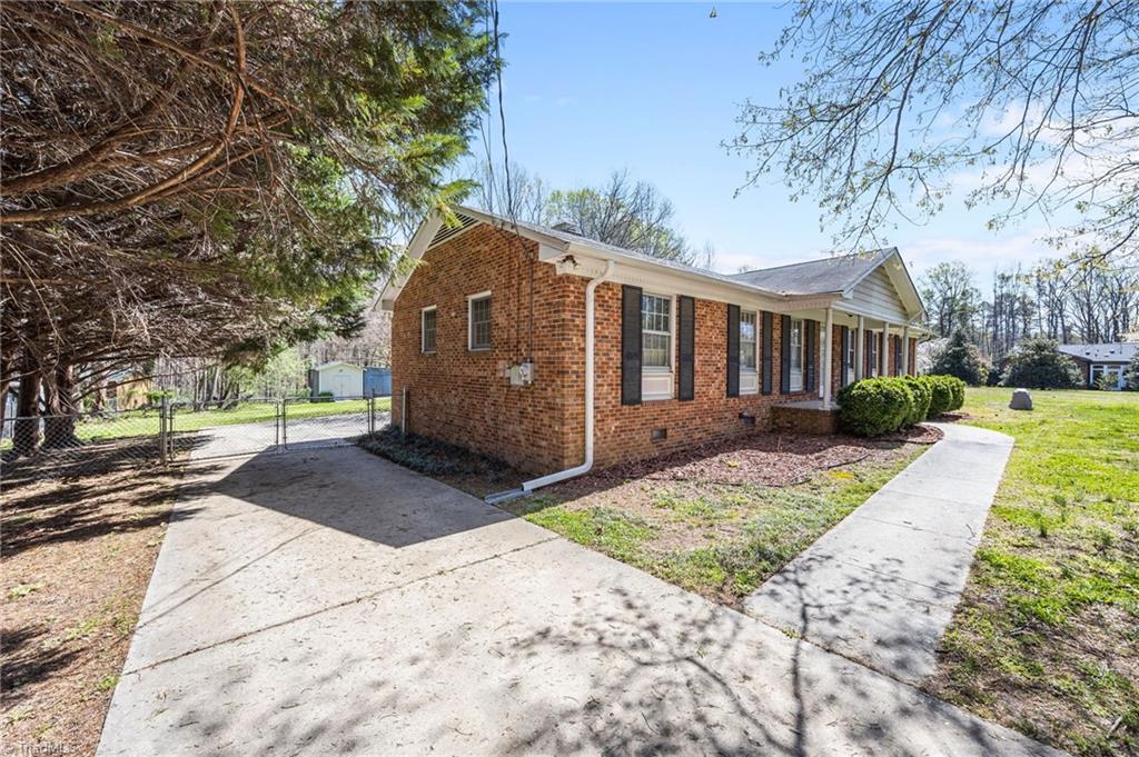 523 & 525 Carlann Valley Road, McLeansville