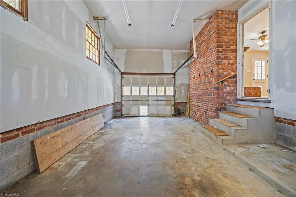 523 & 525 Carlann Valley Road, McLeansville