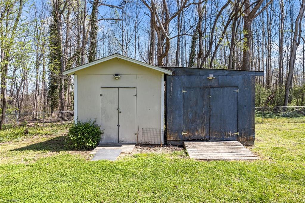 523 & 525 Carlann Valley Road, McLeansville