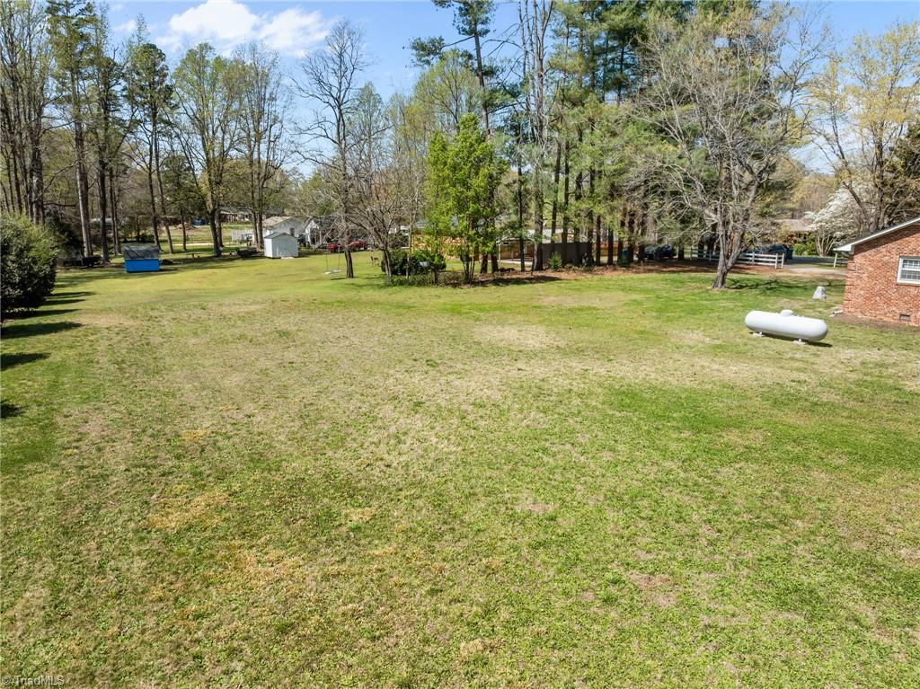 523 & 525 Carlann Valley Road, McLeansville