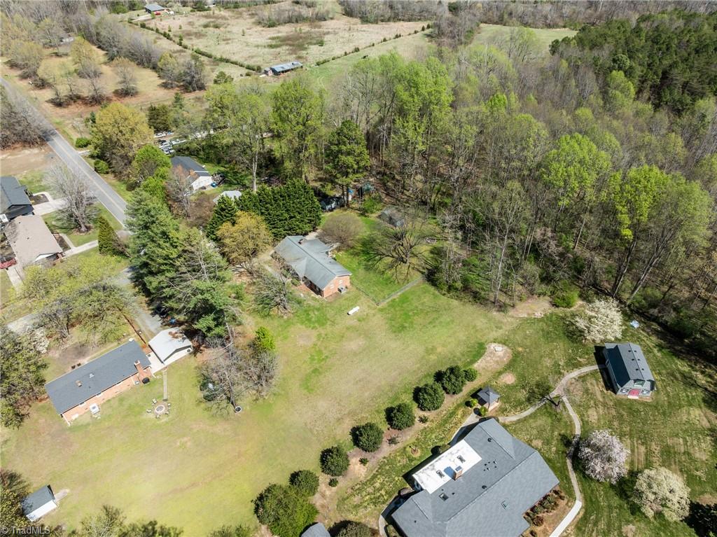 523 & 525 Carlann Valley Road, McLeansville