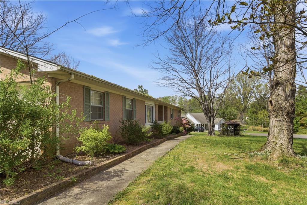750 Manarda Circle