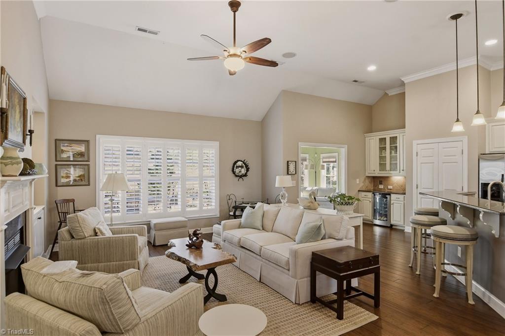 5587 Foxgate Circle, Winston-Salem