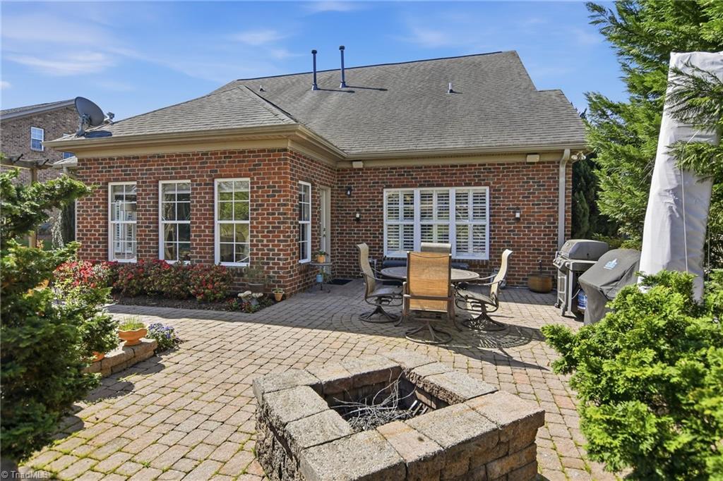 5587 Foxgate Circle, Winston-Salem