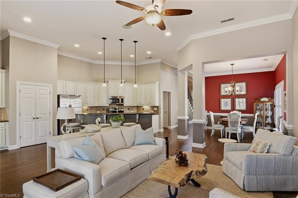 5587 Foxgate Circle, Winston-Salem