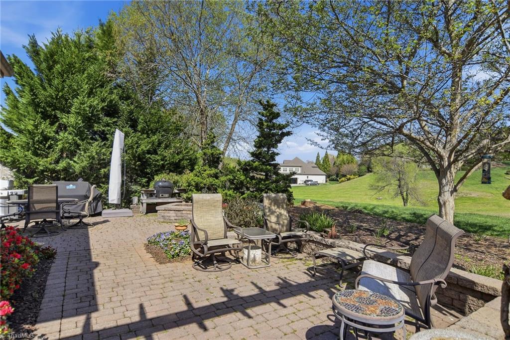 5587 Foxgate Circle, Winston-Salem