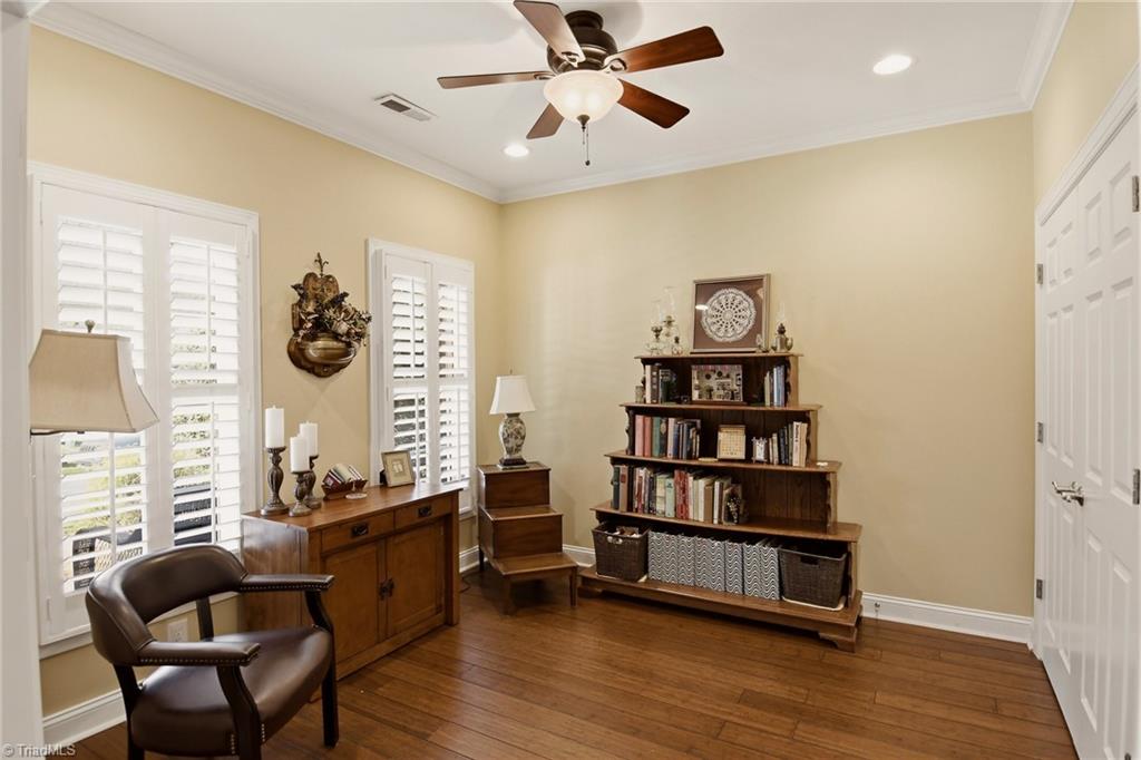 5587 Foxgate Circle, Winston-Salem