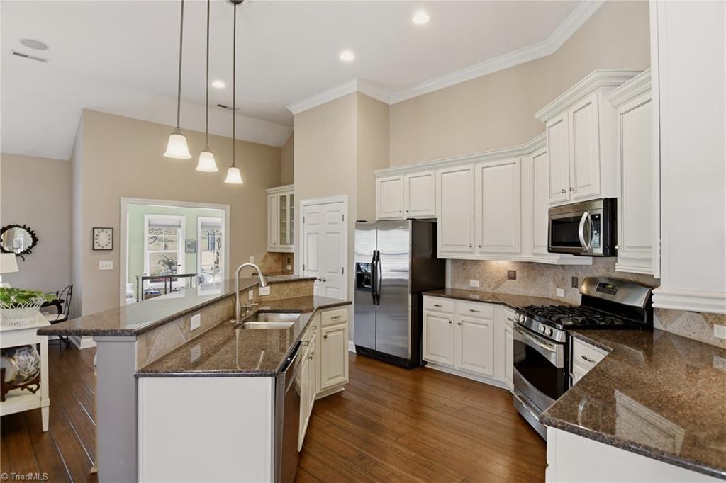 5587 Foxgate Circle, Winston-Salem