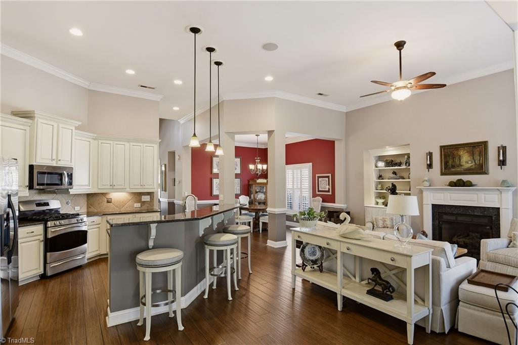 5587 Foxgate Circle, Winston-Salem
