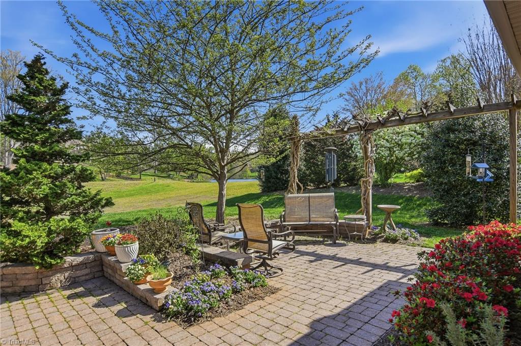 5587 Foxgate Circle, Winston-Salem